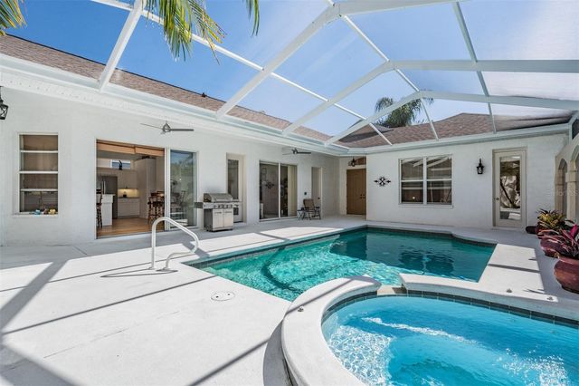 12220 WOODLANDS CIRCLE, Dade City, FL 33525