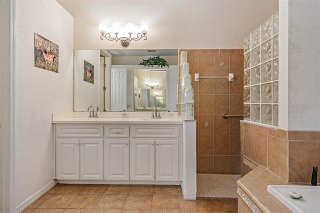 12220 WOODLANDS CIRCLE, Dade City, FL 33525