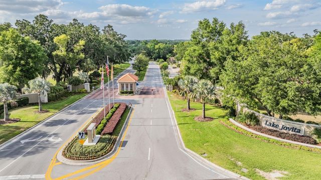 12220 WOODLANDS CIRCLE, Dade City, FL 33525