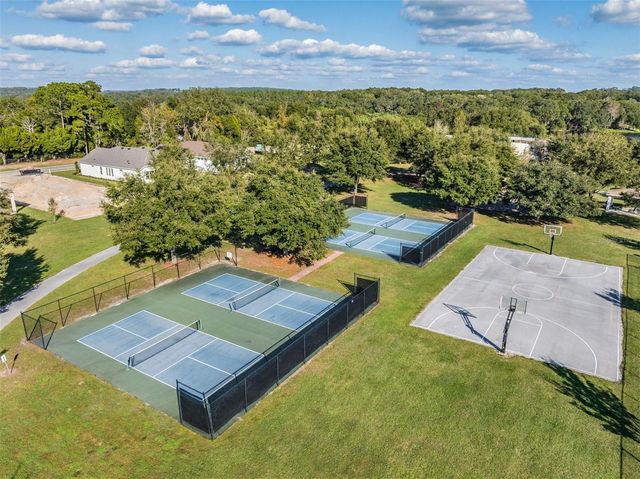 12220 WOODLANDS CIRCLE, Dade City, FL 33525