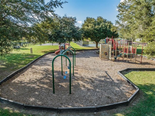 12220 WOODLANDS CIRCLE, Dade City, FL 33525