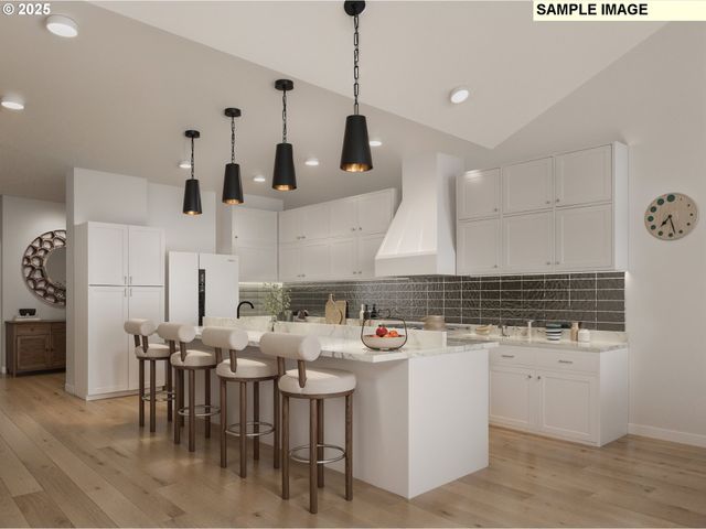 530 4th St 13, Lake Oswego, OR 97034