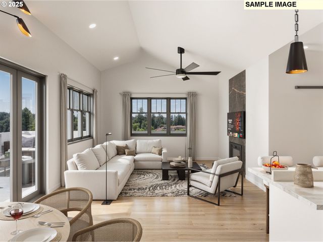 530 4th St 13, Lake Oswego, OR 97034