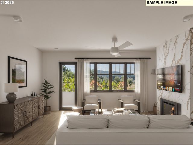 530 4th St 13, Lake Oswego, OR 97034