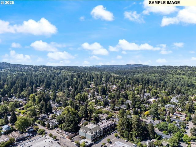 530 4th St 13, Lake Oswego, OR 97034