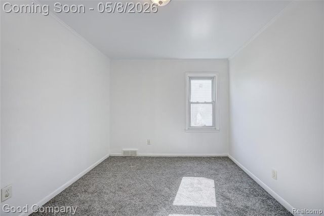 1731 E Pearl Avenue, Hazel Park, MI 48030