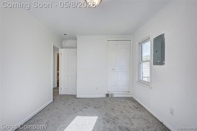 1731 E Pearl Avenue, Hazel Park, MI 48030
