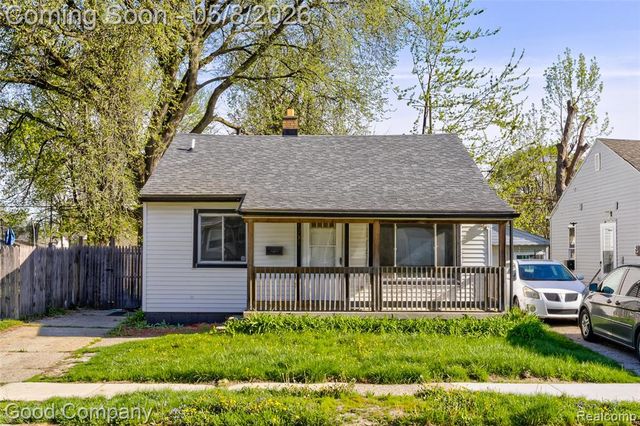 1731 E Pearl Avenue, Hazel Park, MI 48030
