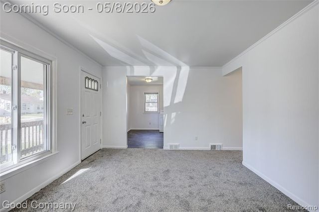 1731 E Pearl Avenue, Hazel Park, MI 48030