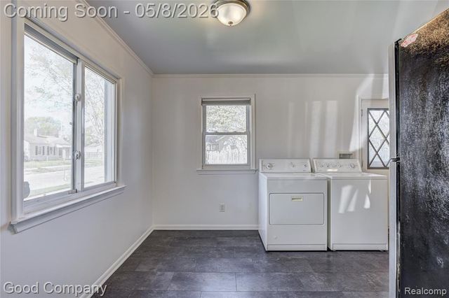 1731 E Pearl Avenue, Hazel Park, MI 48030