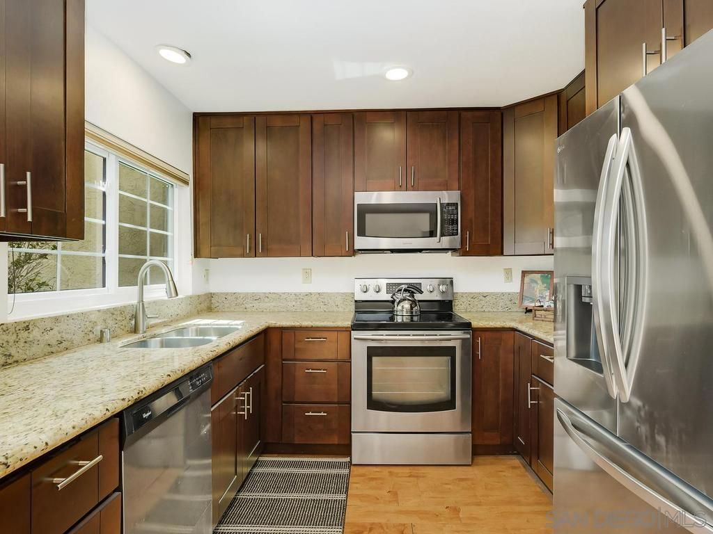 Image 11 of property listing at 7301 Calle De Fuentes, Carlsbad, CA 92009