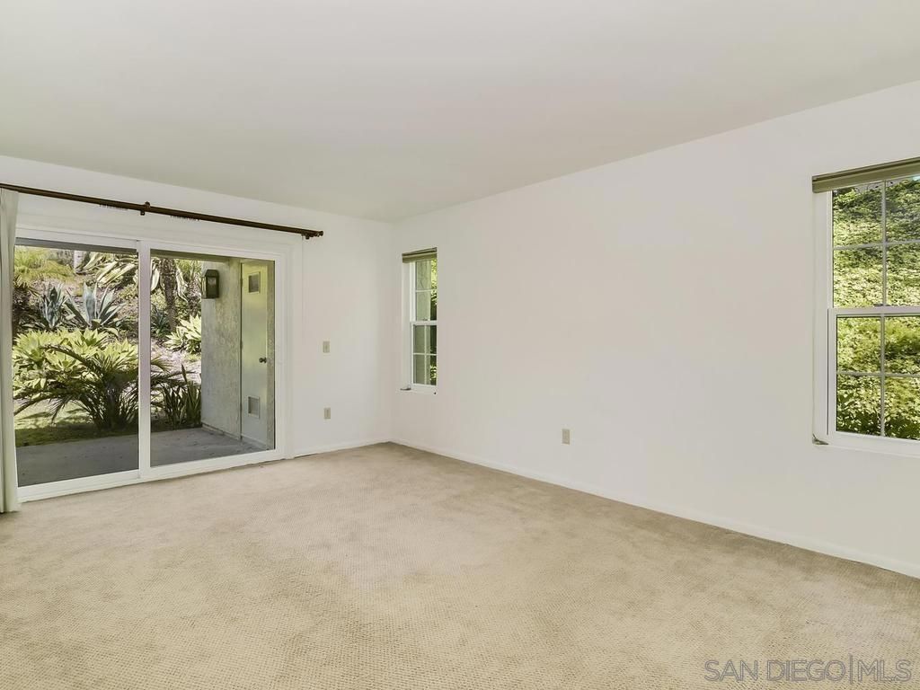 Image 15 of property listing at 7301 Calle De Fuentes, Carlsbad, CA 92009