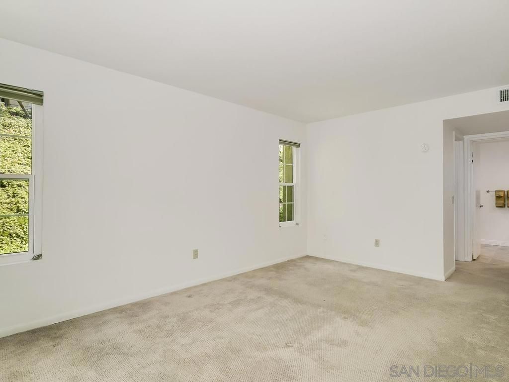 Image 17 of property listing at 7301 Calle De Fuentes, Carlsbad, CA 92009