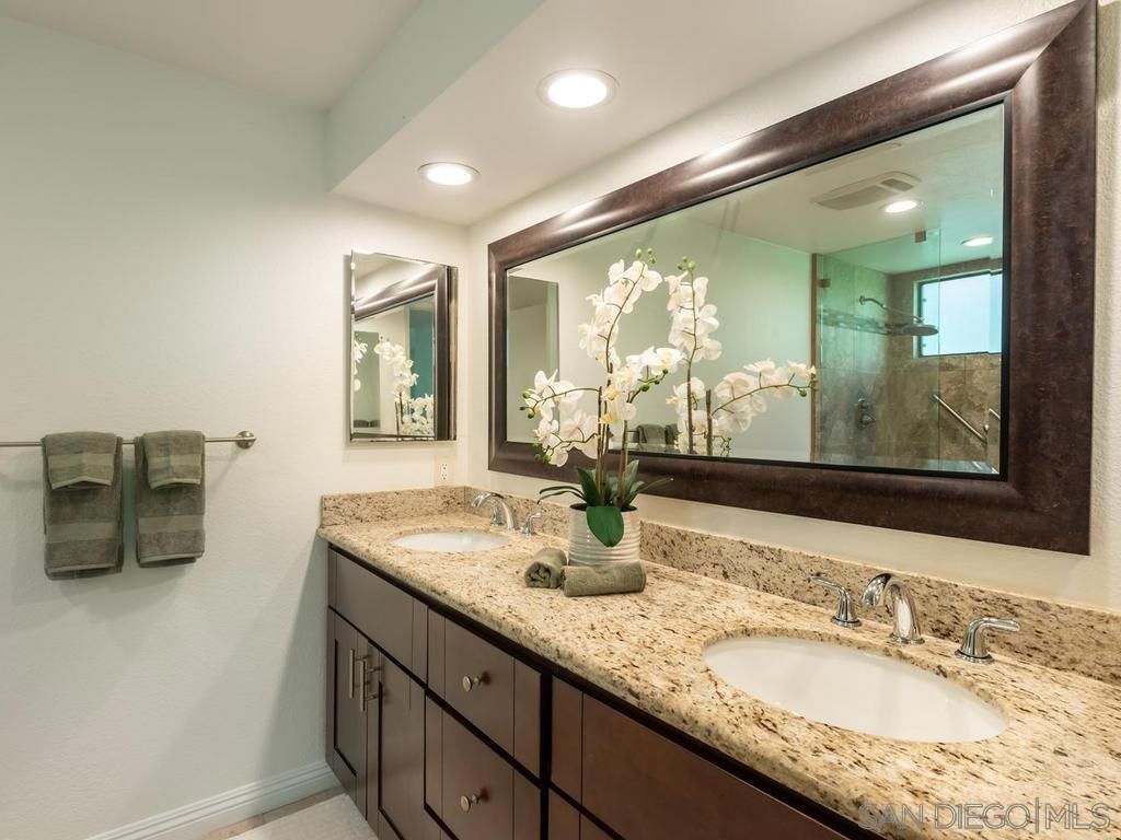 Image 19 of property listing at 7301 Calle De Fuentes, Carlsbad, CA 92009