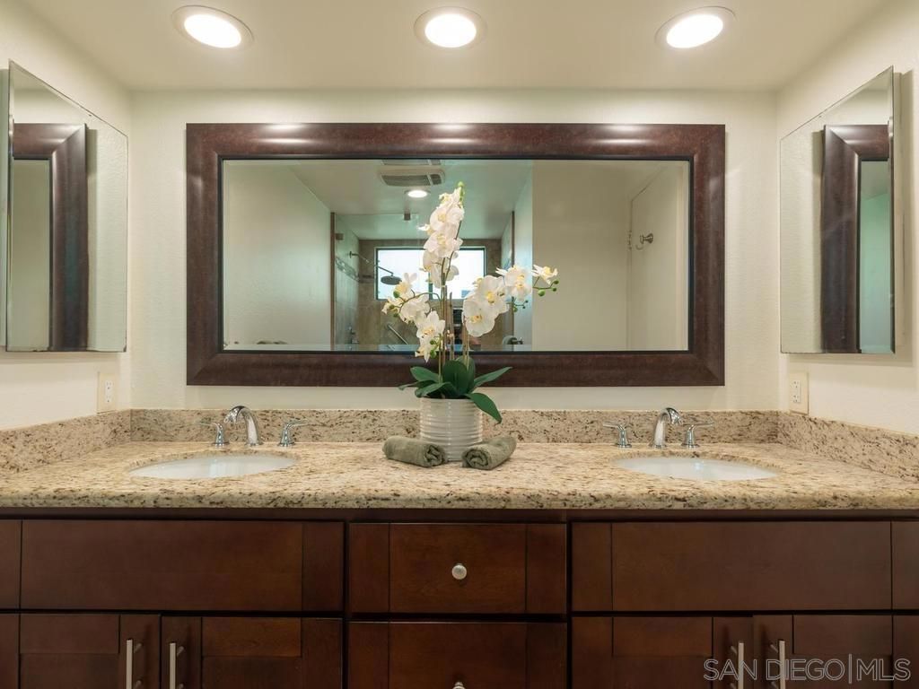 Image 20 of property listing at 7301 Calle De Fuentes, Carlsbad, CA 92009