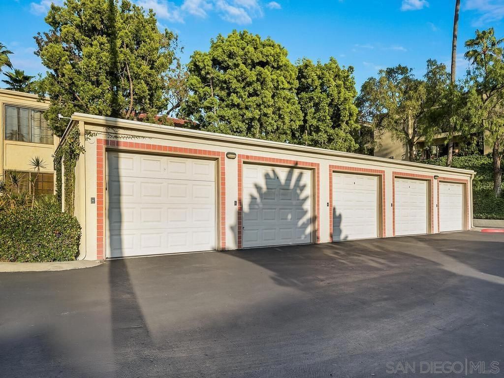 Image 26 of property listing at 7301 Calle De Fuentes, Carlsbad, CA 92009