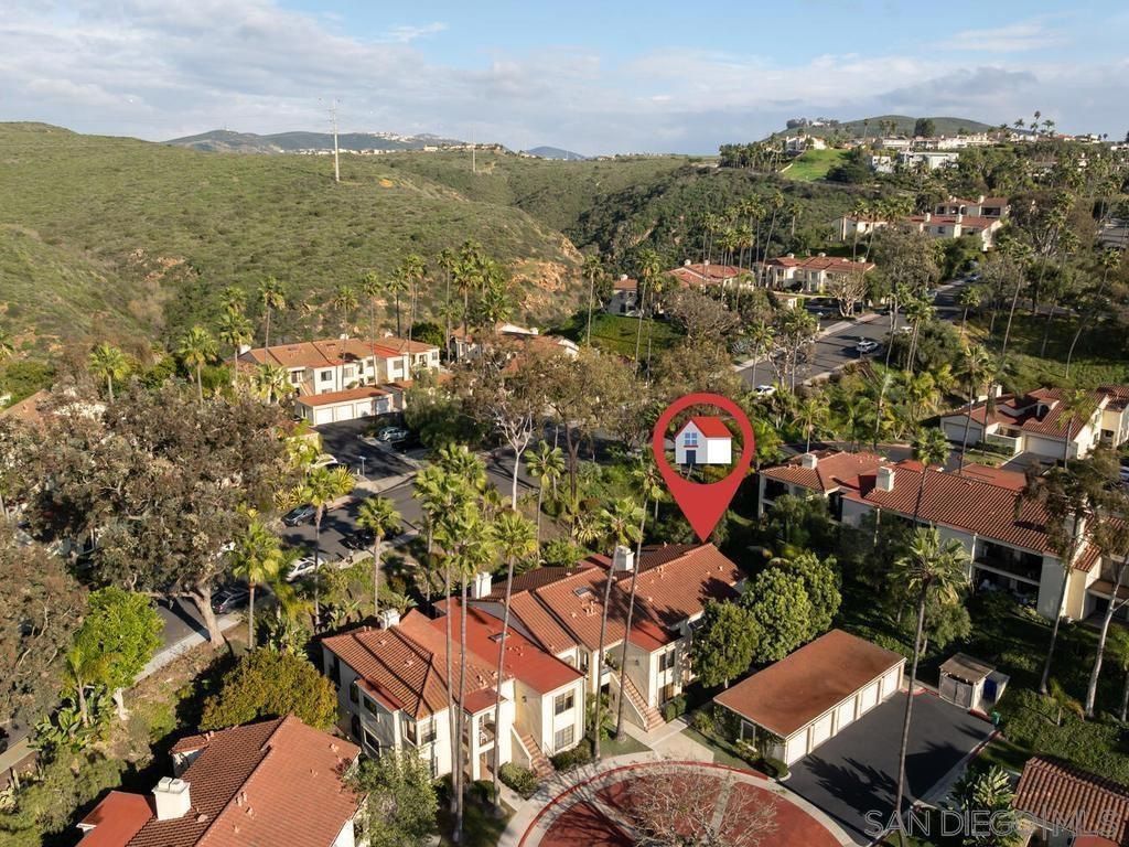 Image 33 of property listing at 7301 Calle De Fuentes, Carlsbad, CA 92009