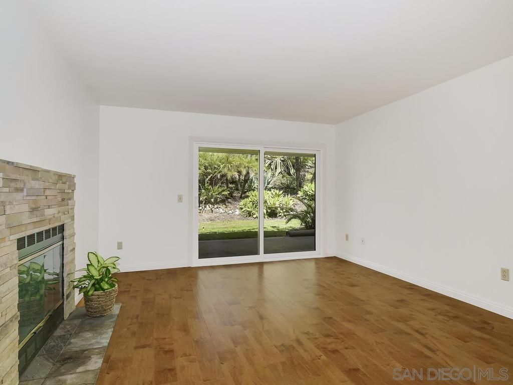 Image 4 of property listing at 7301 Calle De Fuentes, Carlsbad, CA 92009