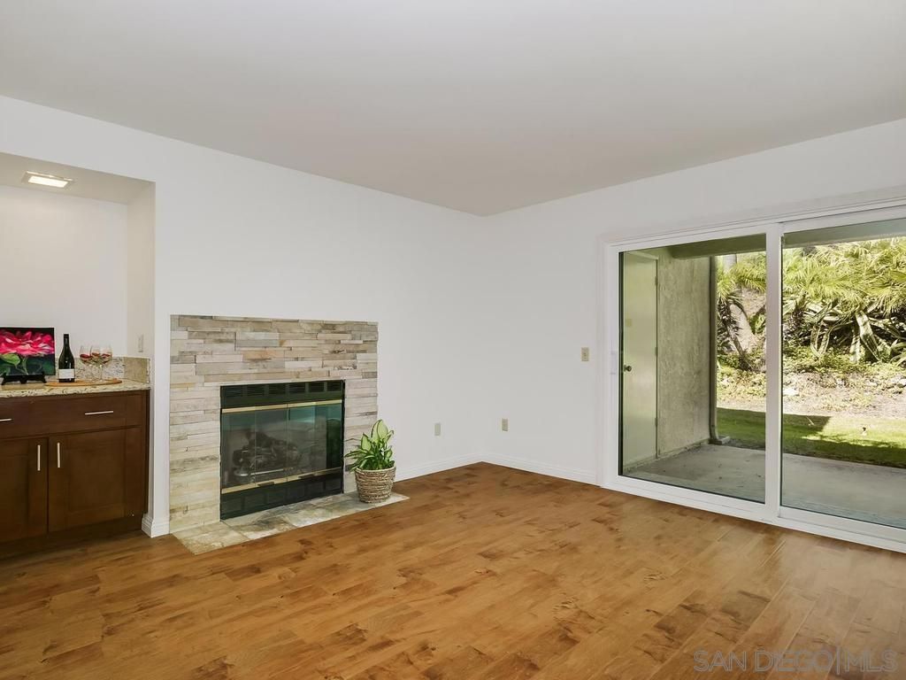 Image 6 of property listing at 7301 Calle De Fuentes, Carlsbad, CA 92009