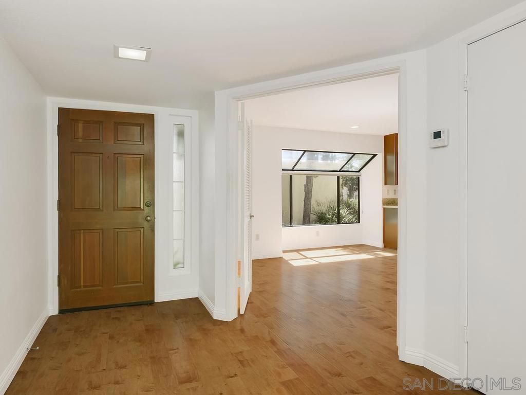 Image 7 of property listing at 7301 Calle De Fuentes, Carlsbad, CA 92009