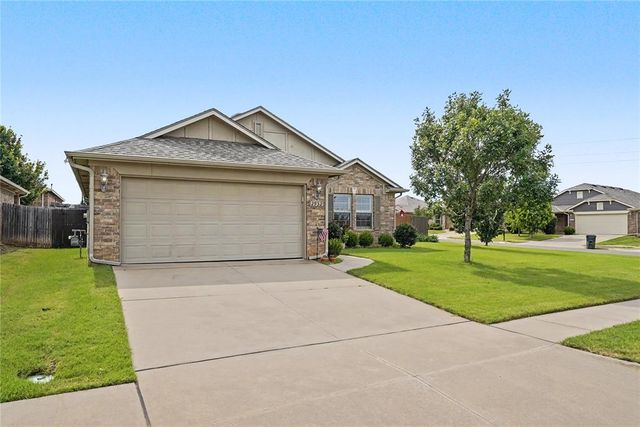 2932 Trailwood Drive, Norman, OK 73069