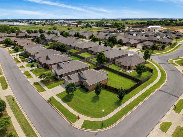 2932 Trailwood Drive, Norman, OK 73069