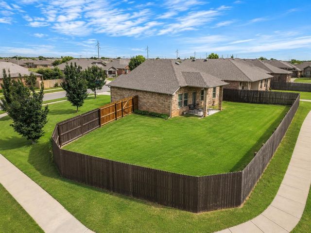 2932 Trailwood Drive, Norman, OK 73069