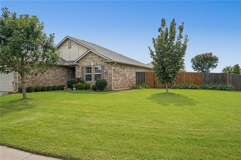 2932 Trailwood Drive, Norman, OK 73069