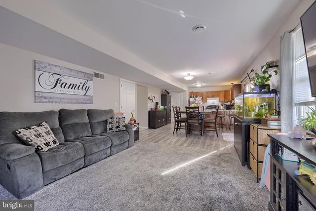 169 JONATHAN WAY N, Red Lion, PA 17356