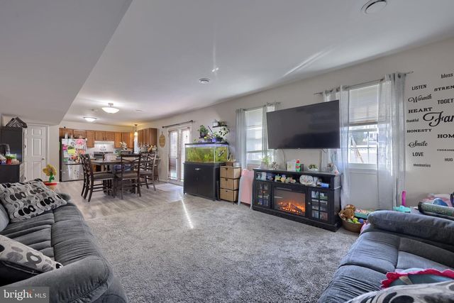 169 JONATHAN WAY N, Red Lion, PA 17356