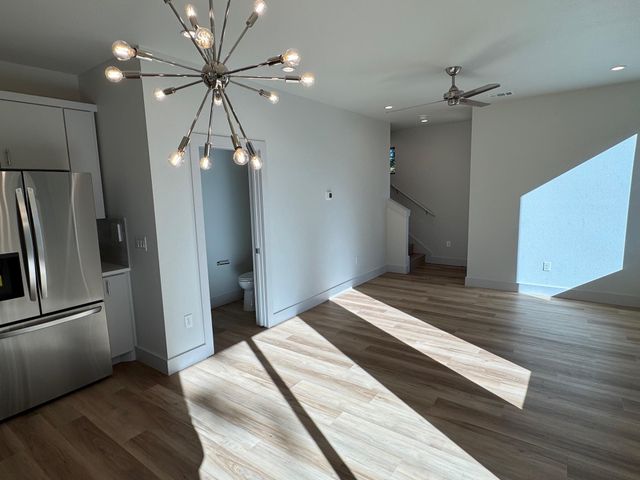 1131 Walton LN 4, Austin, TX 78721