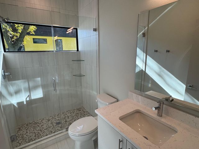 1131 Walton LN 4, Austin, TX 78721