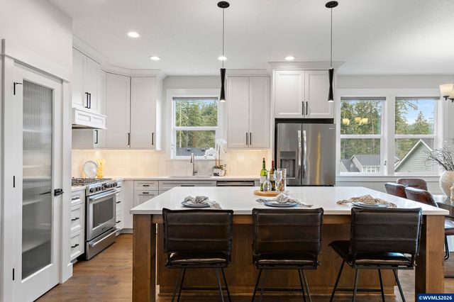 1643 York Butte Av SE, Salem, OR 97306