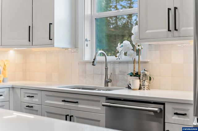 1643 York Butte Av SE, Salem, OR 97306