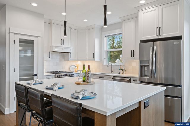 1643 York Butte Av SE, Salem, OR 97306