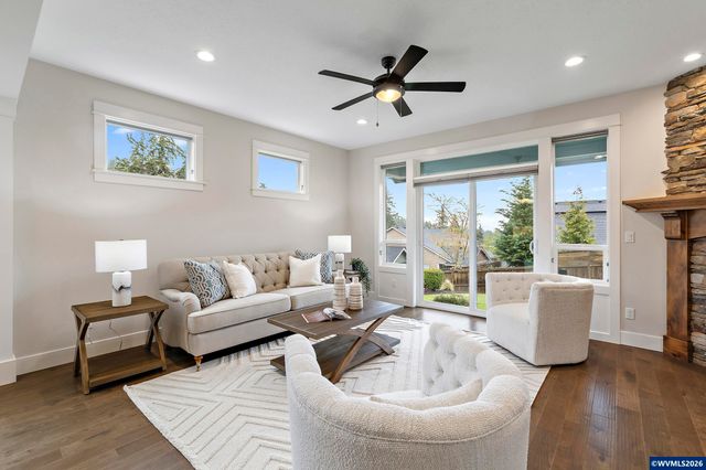 1643 York Butte Av SE, Salem, OR 97306