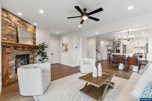 1643 York Butte Av SE, Salem, OR 97306