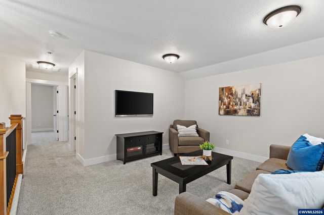 1643 York Butte Av SE, Salem, OR 97306