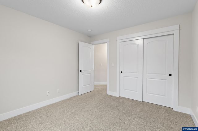 1643 York Butte Av SE, Salem, OR 97306