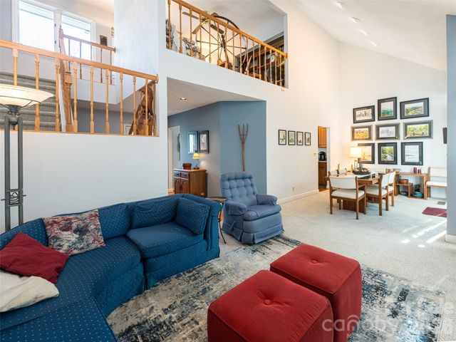 2 Bent Tree Drive, Asheville, NC 28803