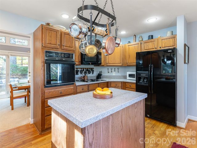 2 Bent Tree Drive, Asheville, NC 28803