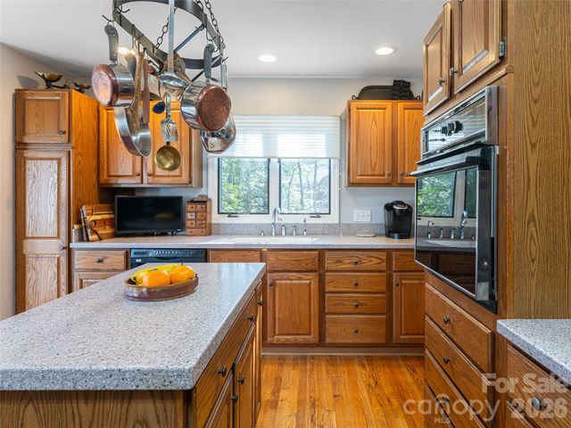 2 Bent Tree Drive, Asheville, NC 28803