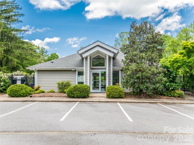 2 Bent Tree Drive, Asheville, NC 28803