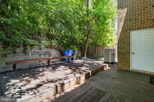 106 HUCKLEBERRY DR, La Plata, MD 20646