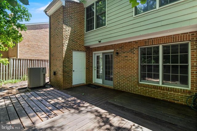 106 HUCKLEBERRY DR, La Plata, MD 20646