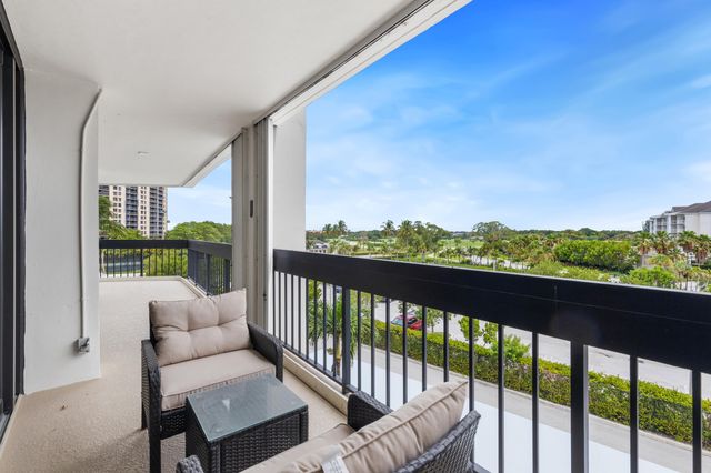 2400 Presidential Way 401, West Palm Beach, FL 33401