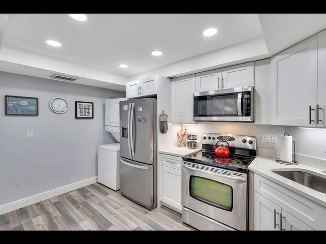 2400 Presidential Way 401, West Palm Beach, FL 33401