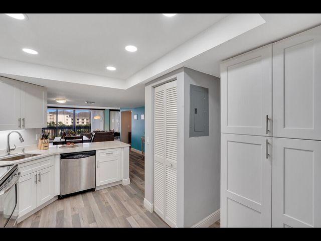 2400 Presidential Way 401, West Palm Beach, FL 33401