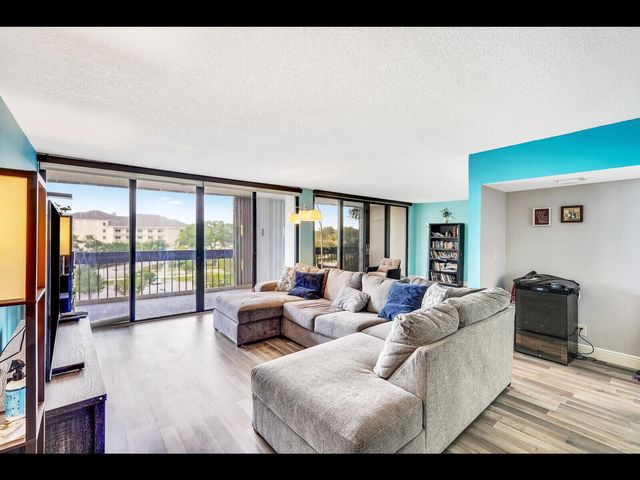 2400 Presidential Way 401, West Palm Beach, FL 33401