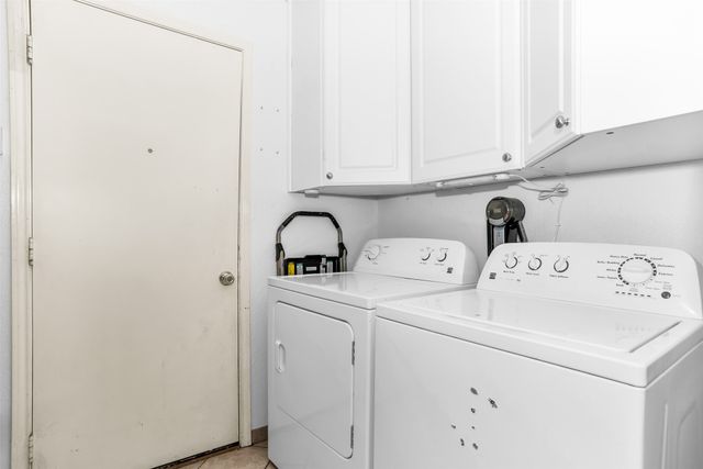 911 W Lynn Creek Drive, Arlington, TX 76001